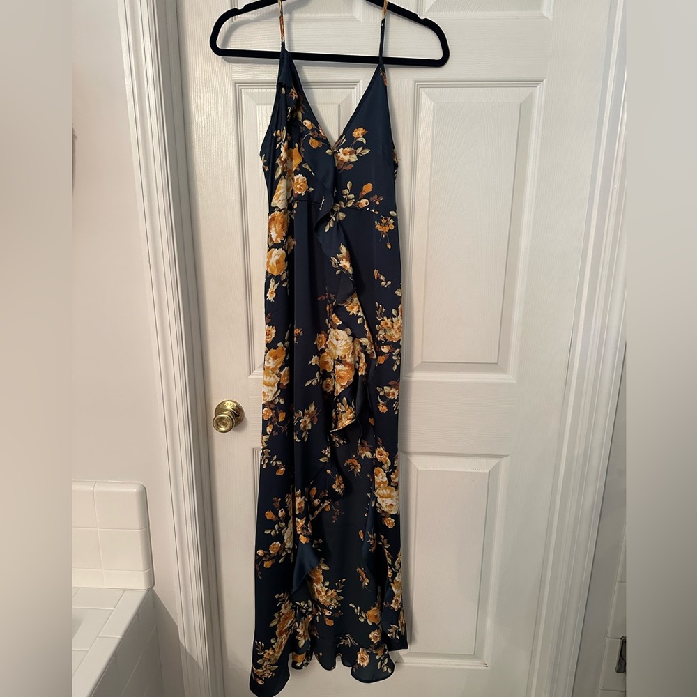 Dress Forum Los Angeles, size M never worn, no tags
